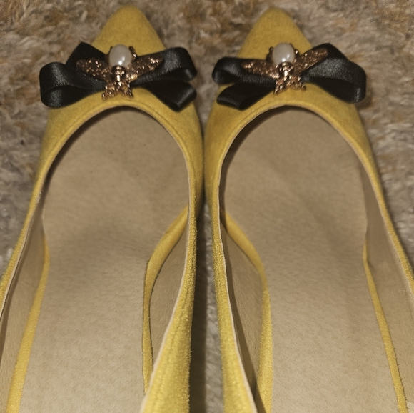 Elegant Yellow Flats with Bow Accent - Picture 5 of 5